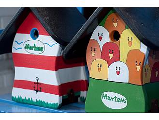 Neue Vogelhäuschen: Unsere Bewohner beobachten gern was draußen passiert.